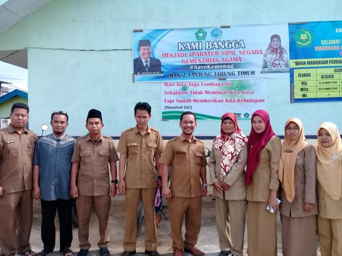 Tim Monev UNBK -2019 Kanwil Kementerian Agama Provinsi Jambi sambangi MAN 2 Tanjung jabung timur