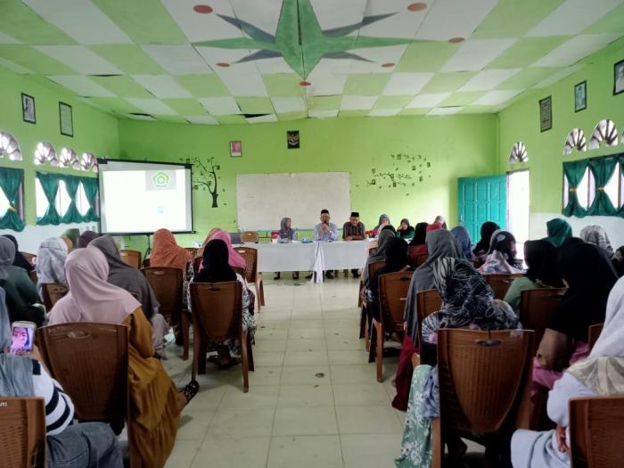 Kepala MAN 2 Tanjung Jabung Timur  Sosialisasikan  Assesmen Madarasah  kepada  orang tua wali murid kelas XII