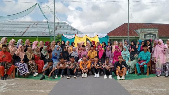 Usung tema â€œ Spirit Kartini Millenialâ€ MAN 2 Tanjabtimur Gelar Fashion show 