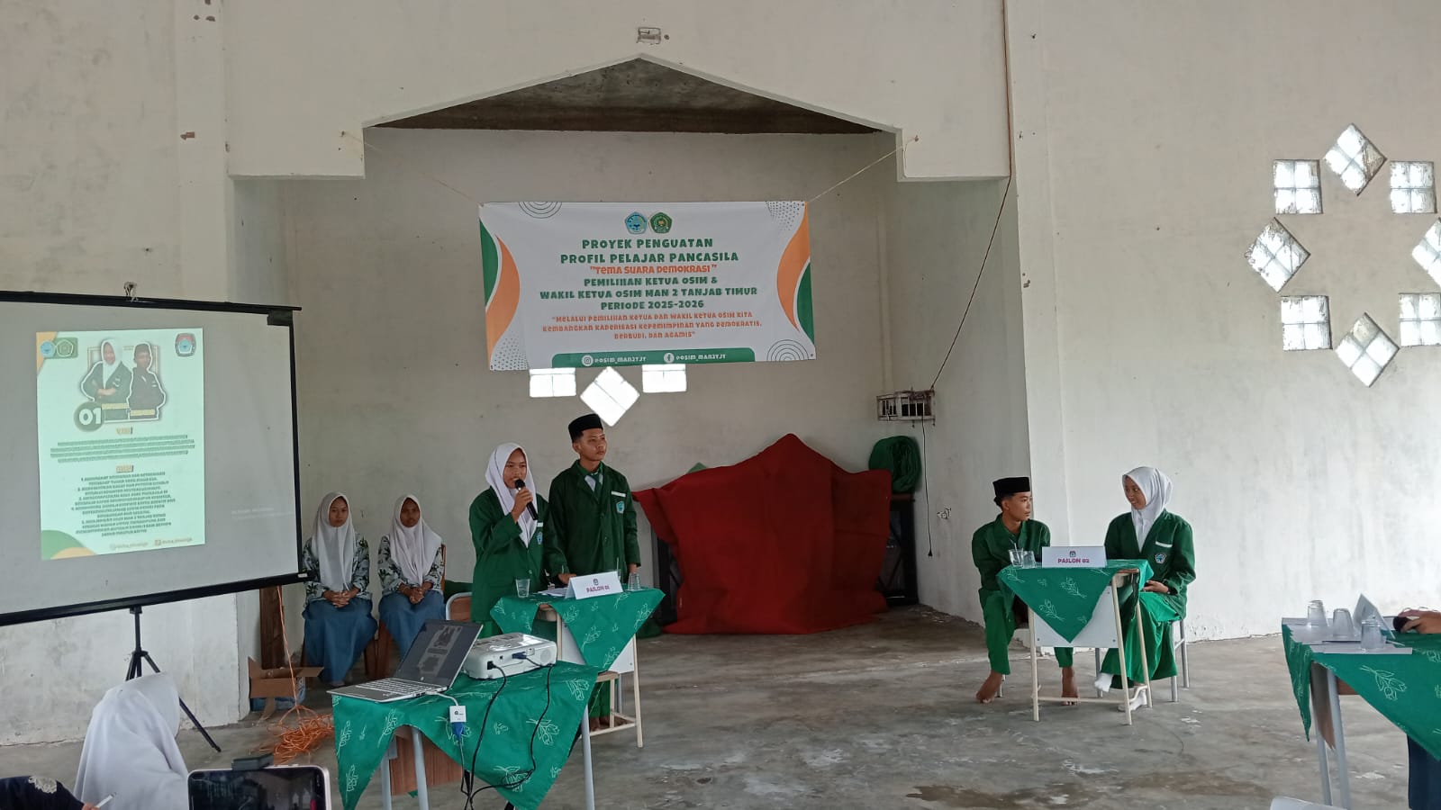 Seru! Debat Terbuka Pemilihan OSIM MAN 2 Tanjung Jabung Timur Berlangsung Dinamis