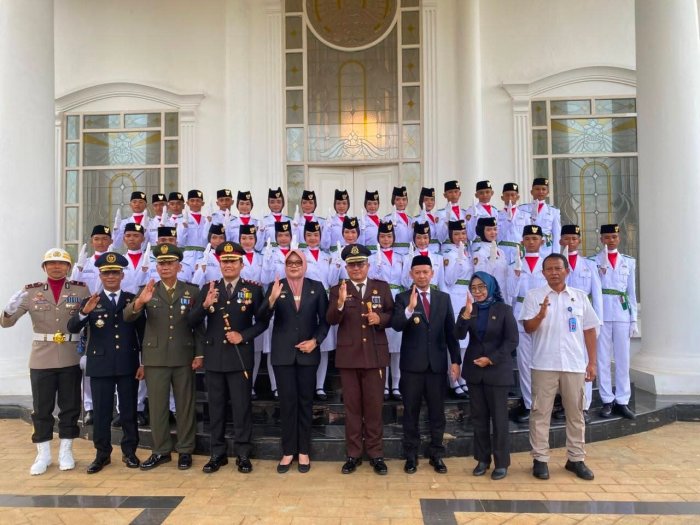 Meylisa Insani Qodry, Siswi MAN 2 Tanjab Timur Sukses Jalankan Tugas Pengibaran Bendera Merah Putih
