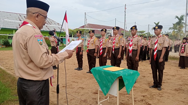 Pelantikan Pengurus Gerakan Pramuka Pangkalan MAN 2 Tanjung Jabung Timur Berlangsung Khidmat
