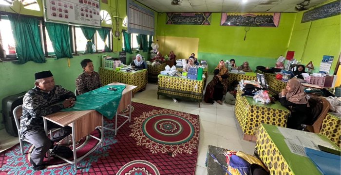 Pengawas Madrasah Tekankan Laporan Kinerja dan Implementasi Kurikulum Berbasis Cinta di MAN 2 Tanjab Timur