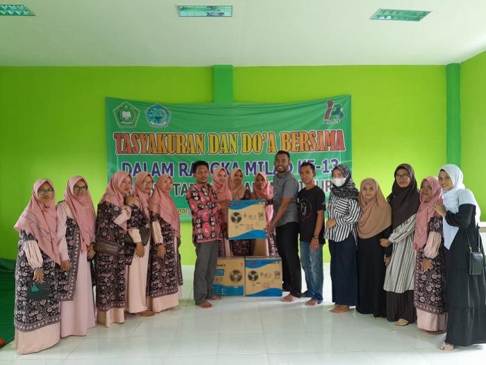 Alumni MAAB Serahkan Bantuan Untuk Mushollah Raudhatul Ulum MAN 2 Tanjung Jabung timur