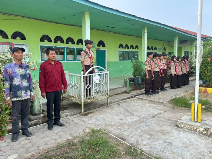 Panggung Literasi MAN 2 Tanjabtim: Ambo Dalle Ajak Siswa Tumbuhkan Jiwa Patriotisme dan Jaga Kebersihan Madrasah Panggung Literasi MAN 2 Tanjabtim: Ambo Dalle Ajak Siswa Tumbuhkan Jiwa Patriotisme dan Jaga Kebersihan Madrasah