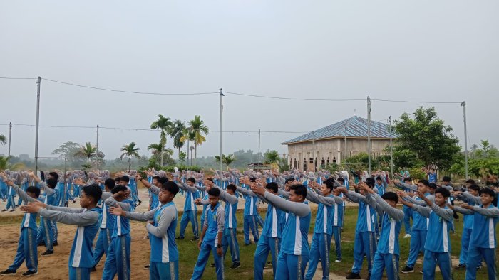 Ciptakan Siswa Sehat Melalui Senam Pagi di MAN 2 Tanjung Jabung Timur