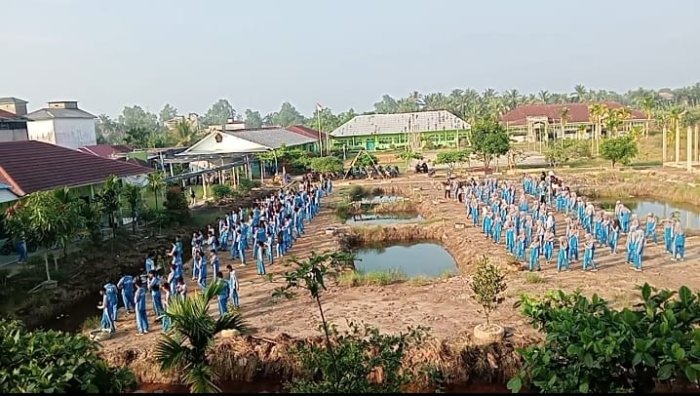 Civitas MAN 2 Tanjabtim Rutin Laksanakan Senam Pagi di Setiap Hari Rabu