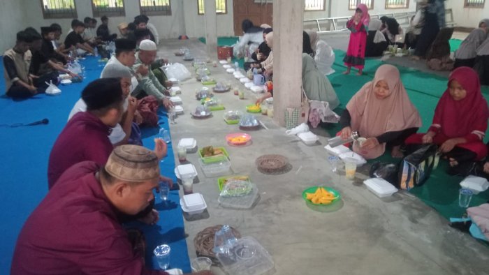 Tutup Rangkaian Safari Ramadan, Keluarga Besar MAN 2 Tanjab Timur Gelar Buka Bersama dan Tarawih Berjamaah