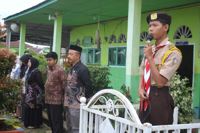 Lahirkan Generasi Pemimpin, MAN 2 Tanjung Jabung Timur Beri Kesempatan Siswa Menjadi Pembina Apel