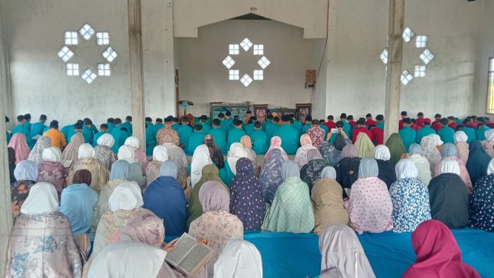 Penuh Khidmat, Keluarga Besar MAN 2 Tanjung Jabung Timur Peringati Isra Mikraj.