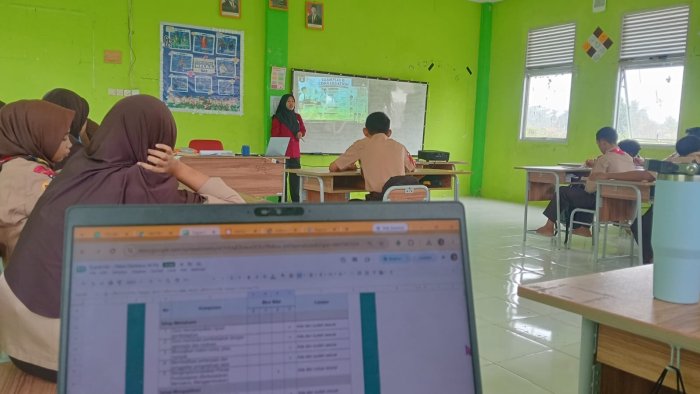 Kepala MAN 2 Tanjab Timur Gelar Supervisi Pembelajaran di Kelas Demi Jamin Mutu Pendidikan