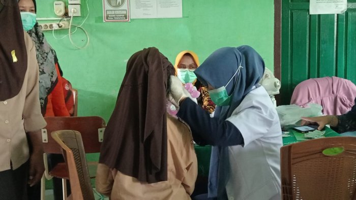 PKM Nipah Panjang Laksanakan CKG kepada Ratusan Siswa MAN 2 Tanjung Jabung Timur
