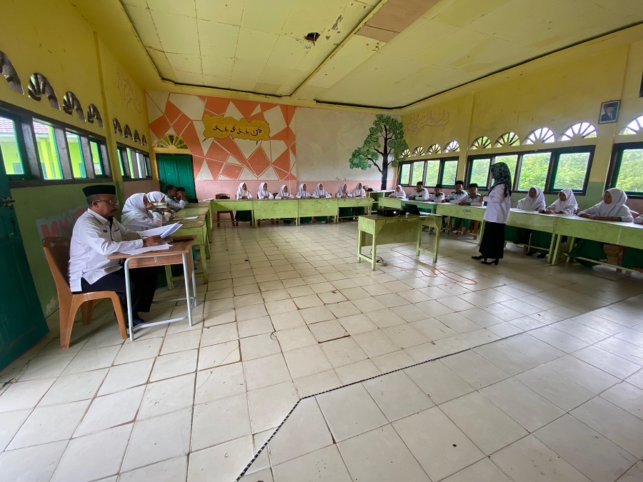 Kepmad MAN 2 Tanjabtim : Supervis Membantu Guru Mengadakan diaknosis secara kritis terhadap aktifitas KBM