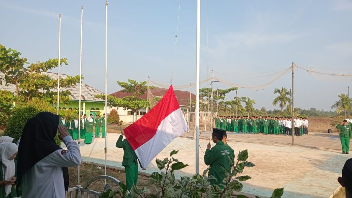 Hari Pertama Masuk Sekolah, MAN 2 Tanjung Jabung Timur Laksanakan Upacara Bendera Hari Pertama Masuk Sekolah, MAN 2 Tanjung Jabung Timur Laksanakan Upacara Bendera