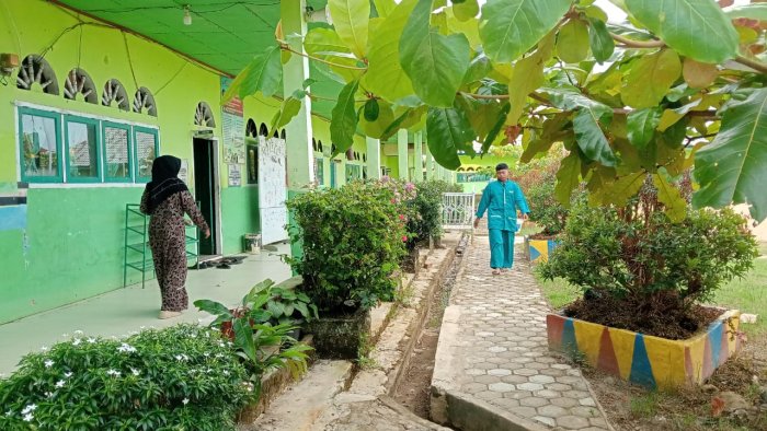 MAN 2 Tanjung Jabung Timur Wujudkan Madrasah ASRI: Oase Hijau untuk Belajar yang Nyaman