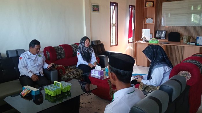 Jamin Keberlanjutan Program, Plt Kepala MAN 2 Tanjab Timur Kumpulkan Jajaran Wakil Kepala dan Kaur TU