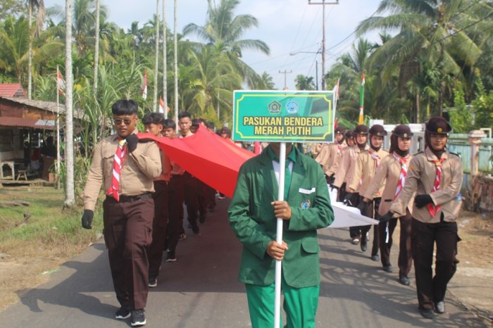 Semarakkan HUT RI ke-81, Civitas Academica MAN 2 Tanjung Jabung Timur Pukau Warga di Pawai Pembangunan