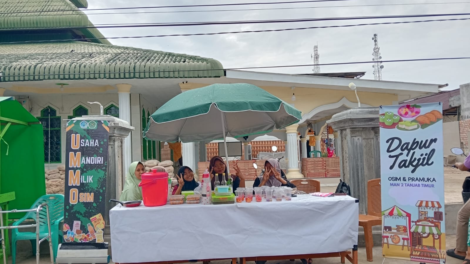 OSIM dan Pramuka MAN 2 Tanjung Jabung Timur Buka Dapur Takjil Selama Ramadhan