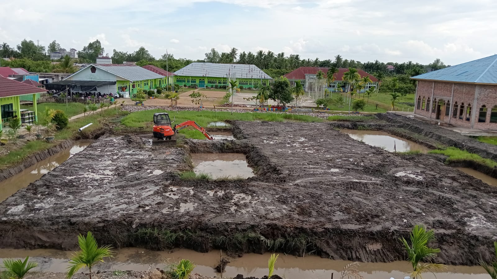 MAN 2 Tanjabtimur Tingkatkan Sarana Lapangan Olahraga