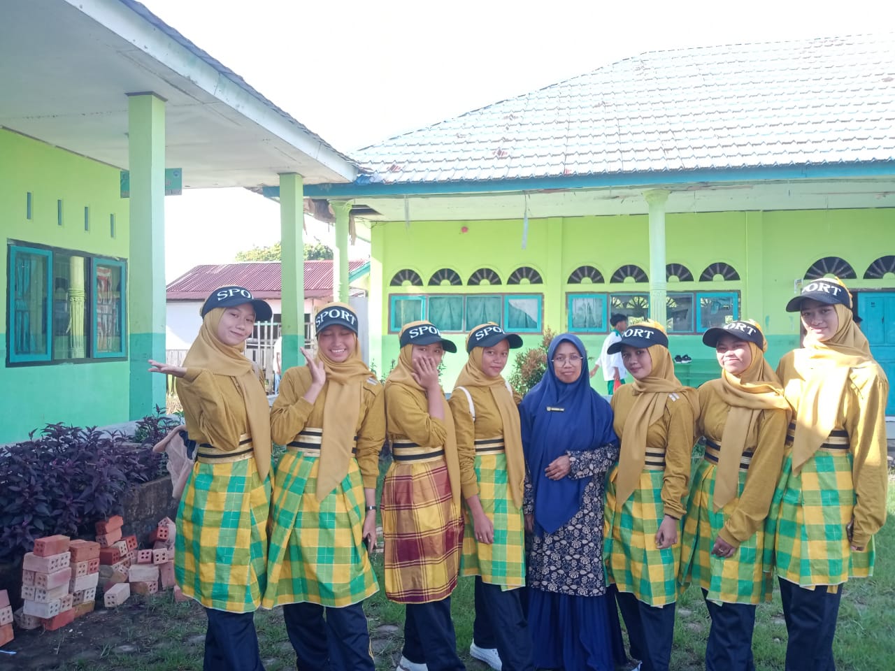 Tim Senam Kreasi MAN 2 Tanjabtim Tampil Memukau