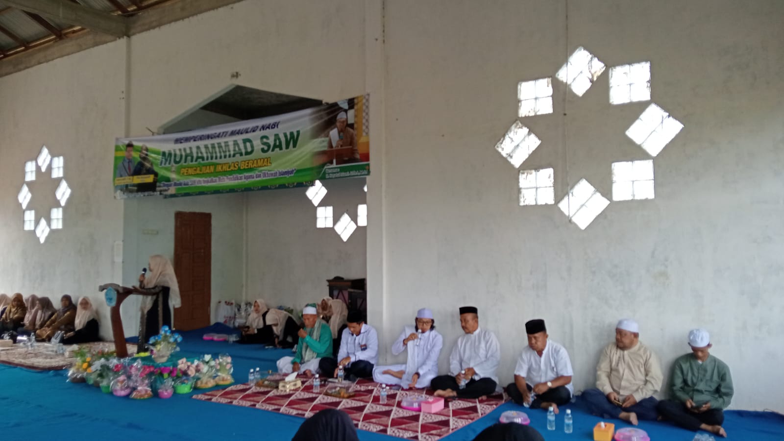 Kelompok Pengajian Ibu-ibu â€œ Ikhlas Beramalâ€ Gelar Peringatan Maulid Nabi 