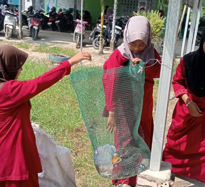 MAN 2 Tanjung Jabung Timur Terus Gerakkan Budaya Memilah Sampah Plastik Demi Lingkungan Bersih