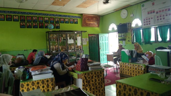 Ketua Tim ZI MAN 2 Tanjung Jabung Timur Pimpin Rapat Evaluasi Pelaksanaan Zona Integritas