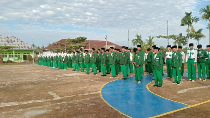 Tumbuhkan Jiwa Nasionalisme, MAN 2 Tanjung Jabung Timur Gelar Upacara Bendera Rutin dengan Khidmat