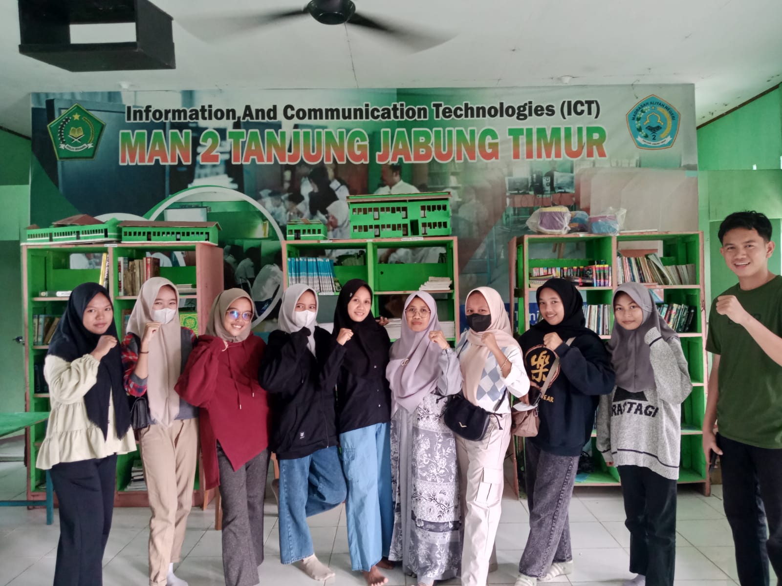 Tim KSM MAN 2 Tanjabtimur Bertolak ke Kabupaten